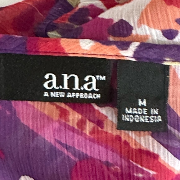 ANA sz med top sheer fuller style. In a colorful spring style - Picture 12 of 14